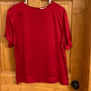 🌷 3/$20 Red Silk Blouse